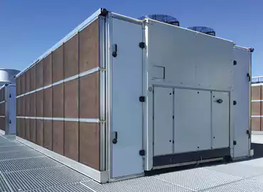 Oxycom’s Pre-Cooling Solution for Air-Cooled Chillers